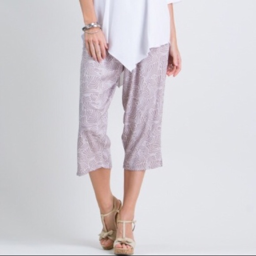S to L Drawstring crop Capri pant NWT mocha